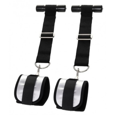 Наручники для рук с креплением к двери