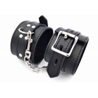 Черные наручники на цепочке с карабином Черные наручники на цепочке с карабином
