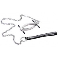 Металлический зажим с поводком для половых губ