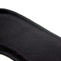 Черная маска на глаза с красными лентами