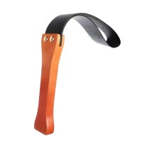 Черная шлепалка с деревянной ручкой