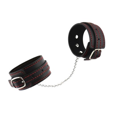 Узкие наручники черного цвета с красной нитью
