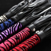 Мягкая плеть БДСМ Whip Me Baby красно-чёрная 45 см