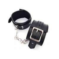 Черные наручники на цепочке с карабином Черные наручники на цепочке с карабином