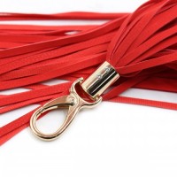 Красная плеть с карабином 37 см