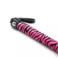 Компактная черно-розовая плеть с тигровым принтом на рукояти 40 см