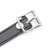 Дышащий кляп-шар красного цвета на черно-красном ремне Дышащий кляп-шар красного цвета на черно-красном ремне