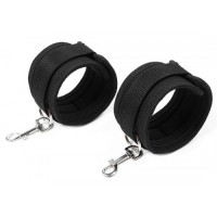 Наручники черного цвета с липучкой