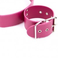 Розовый БДСМ бондаж рук к шее Розовый БДСМ бондаж рук к шее