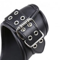 Черные БДСМ фиксаторы на запястья Черные БДСМ фиксаторы на запястья