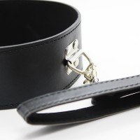 Черный ошейник на металлическом поводке Черный ошейник на металлическом поводке