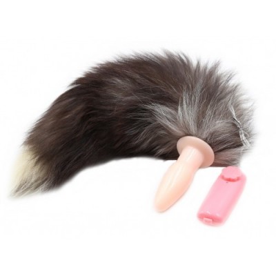 Телесная анальная пробка с бурым хвостом и вибрацией 55 см Телесная анальная пробка с бурым хвостом и вибрацией 55 см