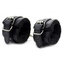 Черные наручники с мехом Черные наручники с мехом