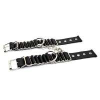 Черные наручники с металлическими кольцами