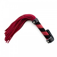 Компактная красно-черная плеть из замши 28 см Компактная красно-черная плеть из замши 28 см