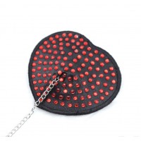 Черные пэстисы-сердечки с красными стразами и цепочкой