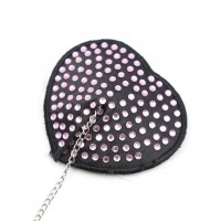 Черные пэстисы-сердечки с розовыми стразами и цепочкой