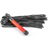 Плеть из натуральной кожи с атласной ручкой Romantic Arsenal красная