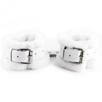 Поножи кожаные с нежным мехом белые