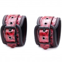 Лакированная распорка красного цвета с наручниками и поножами Лакированная распорка красного цвета с наручниками и поножами