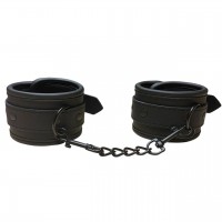 Матовые черные наручники с цепочкой