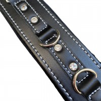 Кожаный черный ошейник со стразами и поводком Кожаный черный ошейник со стразами и поводком