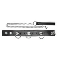 Черный ошейник с кольцами на поводке