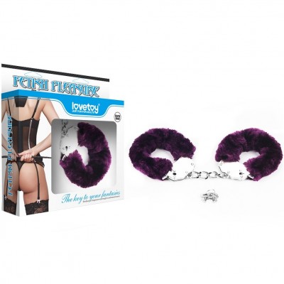 Фиолетовые металлические наручники с мехом Fetish Pleasure Фиолетовые металлические наручники с мехом Fetish Pleasure