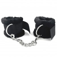 Текстильные наручники с мехом черные Текстильные наручники с мехом черные