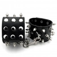 Черные наручники с шипами Черные наручники с шипами