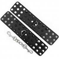 Черные наручники с шипами Черные наручники с шипами