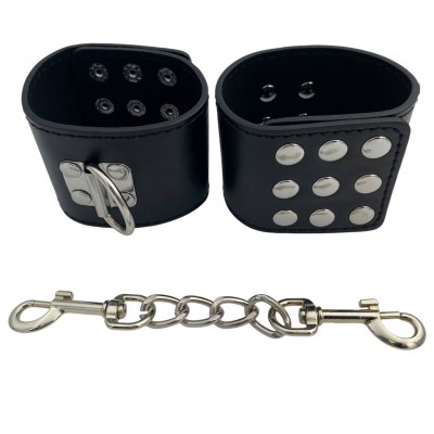 Черные наручники с металлическими заклепками Черные наручники с металлическими заклепками