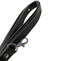 Черный ошейник с красным мехом и поводком Черный ошейник с красным мехом и поводком