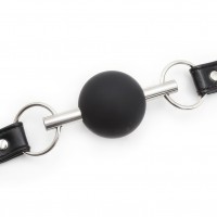 Черный кляп-шар из медицинского силикона Черный кляп-шар из медицинского силикона