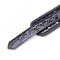 Дизайнерские наручники черного цвета Дизайнерские наручники черного цвета