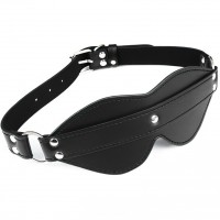 Черная БДСМ маска с ремешком и заклепками