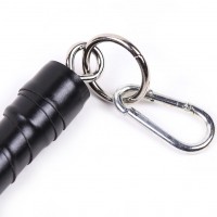 Черная распорка с металлическими карабинами Черная распорка с металлическими карабинами