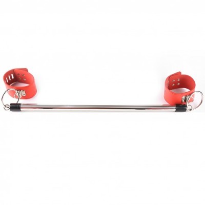 Длинная бондажная распорка с красными поножами Длинная бондажная распорка с красными поножами