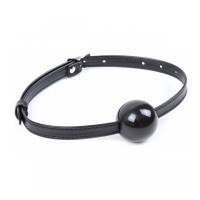 Черный кляп-шар из силикона на тоненьком ремешке Черный кляп-шар из силикона на тоненьком ремешке