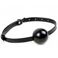 Черный кляп-шар из силикона на тоненьком ремне