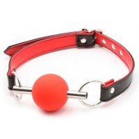 Красный кляп-шар из медицинского силикона Красный кляп-шар из медицинского силикона