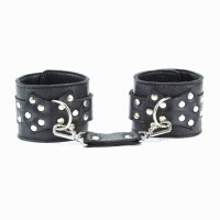 Наручники из кожи с декором в виде бабочки Наручники из кожи с декором в виде бабочки