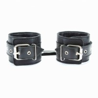 Наручники из кожи с декором в виде бабочки Наручники из кожи с декором в виде бабочки