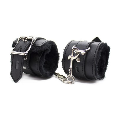 Поножи с мехом черные БДСМ Поножи с мехом черные БДСМ