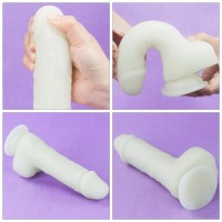 Светящийся в темноте фаллос на присоске Lumino Play Dildo 19 см