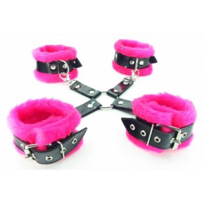 Набор оков с бондажным крестом из лакированной кожи и эко-меха черно-розовый