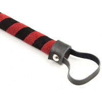 Компактная красно-черная плеть из замши 28 см Компактная красно-черная плеть из замши 28 см